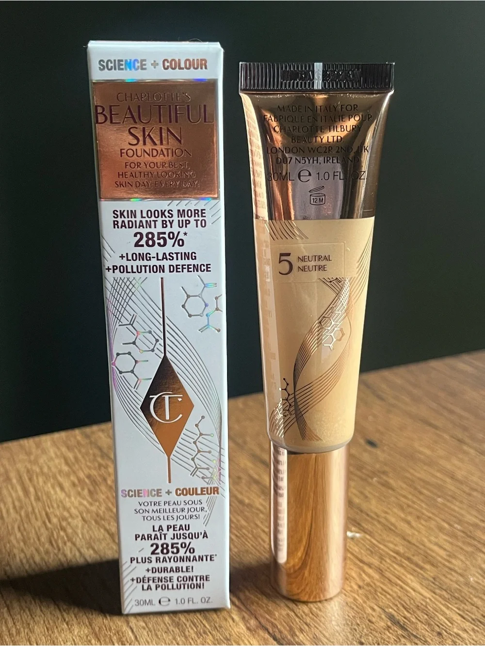 Charlotte Tilbury Beautiful Skin Foundation SPF - Shade 5 Neutral